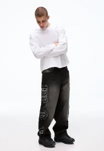 Очень свободные джинсы свободного кроя с нашивками Bershka, Black