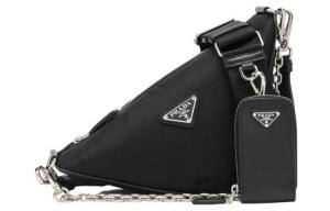 Нейлоновая треугольная сумка через плечо портативная женская черная PRADA