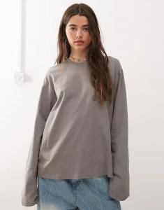 Лонгслив свободного кроя с длинными рукавами в стиле Weekday темно-серого цвета