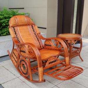 Комплект плетеной мебели: Кресло-качалка из ротанга с выдвижной подножкой и кофейный столик