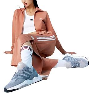 Одежда Куртка женская Clay Strata Adidas Originals