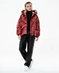 Женский пуховик с эффектом кожи Duno, красный гранат