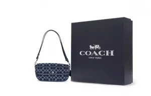 COACH Барсетка из ткани с клапаном