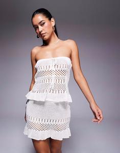 Эксклюзивный пляжный топ-бандо с ажурной вязкой крючком в кремовом цвете от The Frolic
