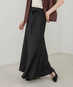 Узкая юбка из прозрачного атласа