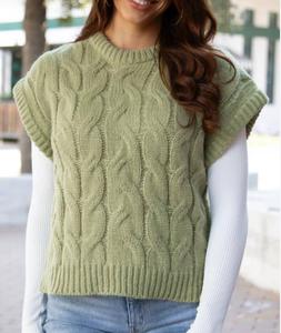 Вязаный жилет с косами в плющево-зеленом цвете Grace and Lace