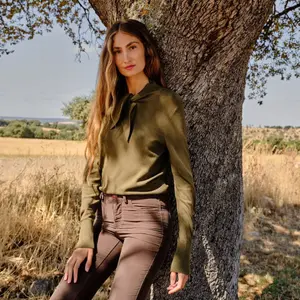 Женский джемпер с воротником и бантом Verhunt, хаки