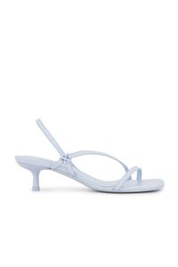 Босоножки на котячьем каблуке с ремешками и заклепками Cedonia Simkhai, periwinkle sky
