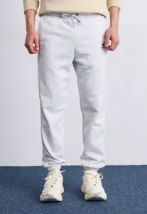 Простые спортивные штаны с небольшим логотипом. Alpha Industries, Pastel Grey