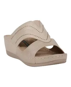 Женские босоножки Johanna на платформе с декоративными элементами GC Shoes, золотой