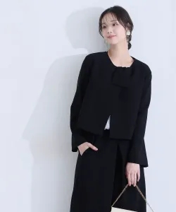 Черный деловой костюм с ленточным дизайном для церемоний поступления и вручения дипломов Pourvous