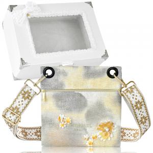 Косметички и косметички для женщин Chanel, camellia blossom-белый box