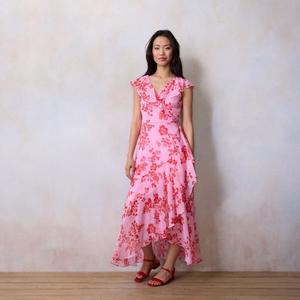 Миниатюрное макси-платье с рюшами и запахом Lc Lauren Conrad, цвет pink libby blooms