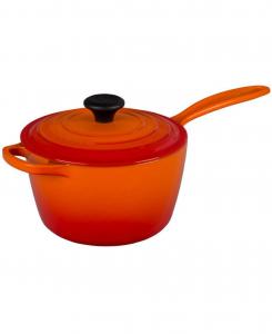 Эмалированная чугунная кастрюля объемом 2,25 кварты с крышкой Le Creuset, цвет flame