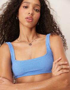 & Other Stories Смешайте и подберите бикини-топ с глубоким вырезом спереди и глубоким вырезом на спине в синем цвете