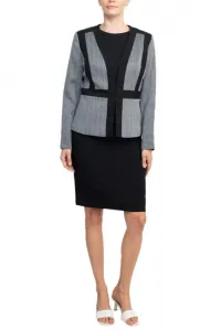 Короткое платье из крепа без рукавов с вырезом-лодочкой и застежкой-молнией сзади, дополненное кардиганом в меланжевую елочку (комплект из двух предметов) Truedames