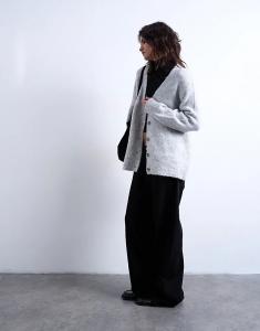 Вязаный удлиненный кардиган Topshop серого цвета