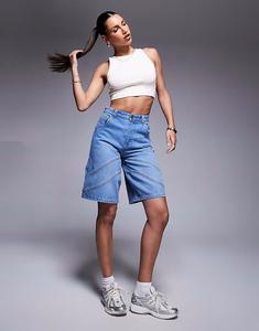 Джинсовые шорты с боковыми швами и вышитым логотипом на заднем кармане в стираном синем цвете Courtside