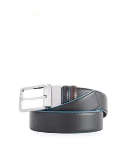 Мужской двусторонний ремень с пряжкой, внутренняя сторона и края выполнены в светло-голубом цвете. Piquadro, черный