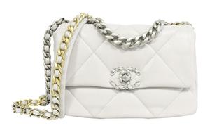 19 Сумка через плечо из ягненка, Средняя сумка через плечо Женская Белая CHANEL