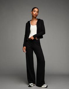 Трикотажные брюки Bershka Plush черного цвета