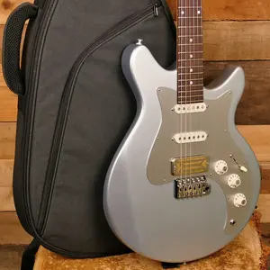 Eastman FullerTone DC'62 Ice Blue Metallic - с сумкой, вес 7 фунтов 11 унций