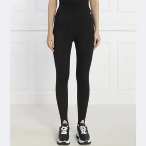 Леггинсы узкого кроя Naresia Hugo, черный