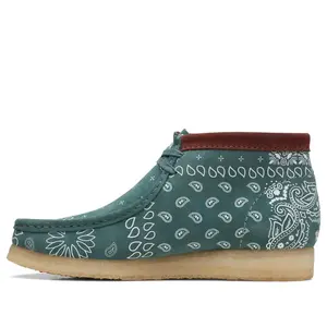 Кроссовки wallabee boots 'green paisley' Clarks, серый