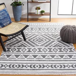 Ковер SAFAVIEH, 122 x 183 см, Augustine Collection, Grey & Ivory, марокканский богемный племенной дизайн с бахромой, не линяет и прост в уходе, идеален для помещений с высокой проходимостью: прихожая, гостиная, спальня (AGT849F)