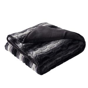 Плед Christian Siriano New York из искусственного меха снежного леопарда в подарочной упаковке, черный