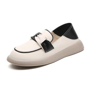 Лоферы женские бежевый/черный Reivantix