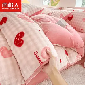 Antarctic Пододеяльник 150х200 см из молочного велюра с подкладкой из искусственного кроличьего меха, цвет Red Heart