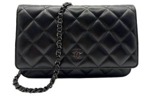 CHANEL Осенний кошелек на цепочке из ягненка