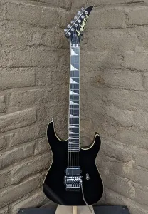 Электрогитара Jackson Pro Plus Series SL1A Soloist Limited Edition - Глянцевый черный, старинная белая окантовка