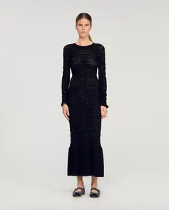 Длинное трикотажное платье со стразами Sandro, черный