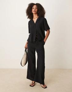 Свободные брюки Gina Tricot Coord из газовой ткани с завязками черного цвета