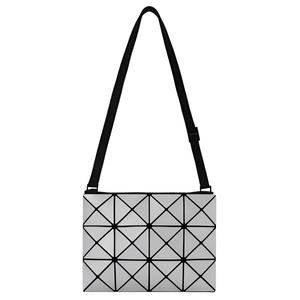 ISSEY MIYAKE Женская плечевая сумка из ПВХ светло-серого и серебристого цветов