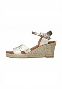 Босоножки на танкетке Platform sandals Manfield, золотой