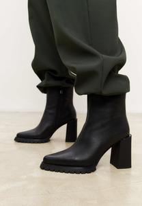 Ботильоны на каблуке Cesare Gaspari, черные