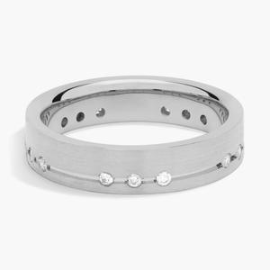 Обручальное кольцо с бриллиантовой отделкой из 18-каратного белого золота (5 мм, 1/5 карата) Blue Nile