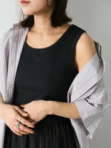 Майка с ажурной отделкой в форме сердца