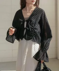 Блузка с рукавами-«конфетками» и сборками