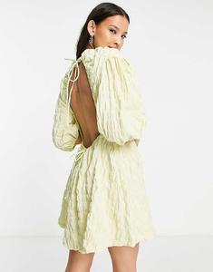 Бледно-зеленое платье мини с пышными рукавами и завязкой на спине Weekday