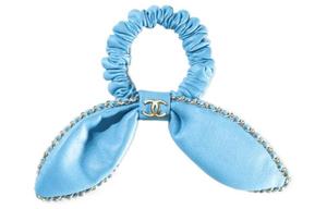 CHANEL Резинка для волос женская синяя