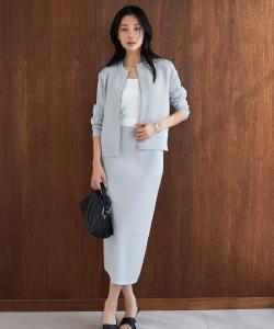 Юбка из гладкого трикотажа из хлопка и полиэстера, пригодная для стирки.