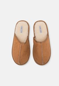 Тапочки UNISEX Pier One, коричневый