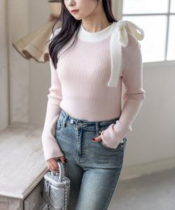 Вязаный топ с лентами, подобранными по цвету