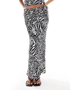 Мягкая на ощупь юбка макси ASOS DESISN с принтом зебры Asos Design