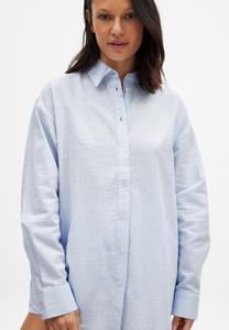 Блуза NA-KD Button-down blouse, Blue Stripe/Blue