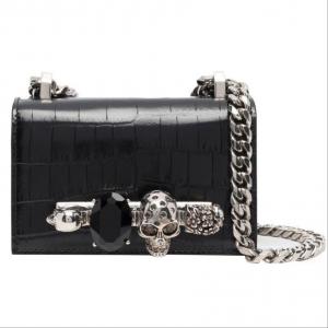 Кожаная клатч-сумка через плечо миниатюрная женская черная Alexander McQueen